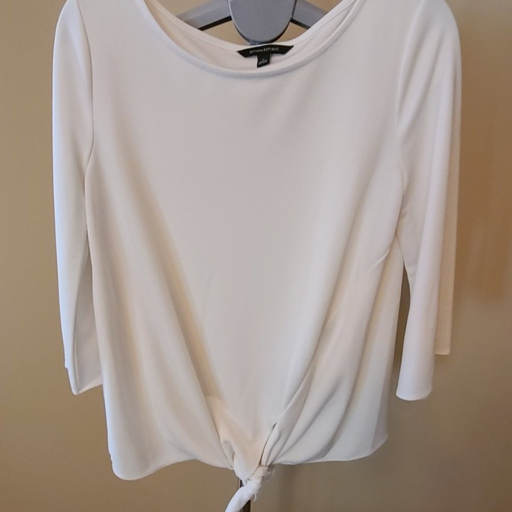 Banana Republic White three quarter sleeve blouse